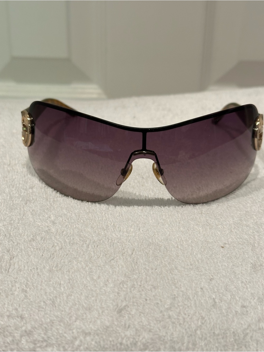 Gucci GC 289/ S Sunglasses with Gradient Purple Lenses